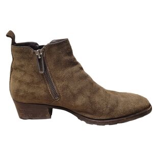 Aquatalia Fantina Olive Suede Ankle Boots Dual Side Zippers Lug Sole Size 6.5‎